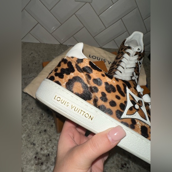 Louis Vuitton Women’s Leopard FrontRow Sneakers - Picture 4 of 14